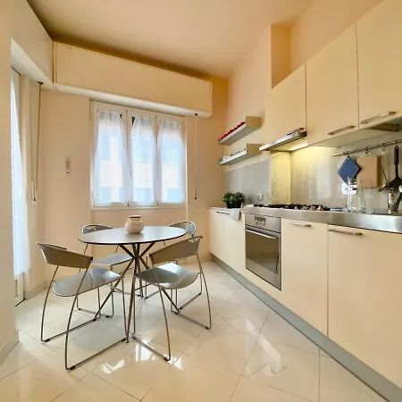 Casaviva - Elegant Bilo With Parking In Apartment